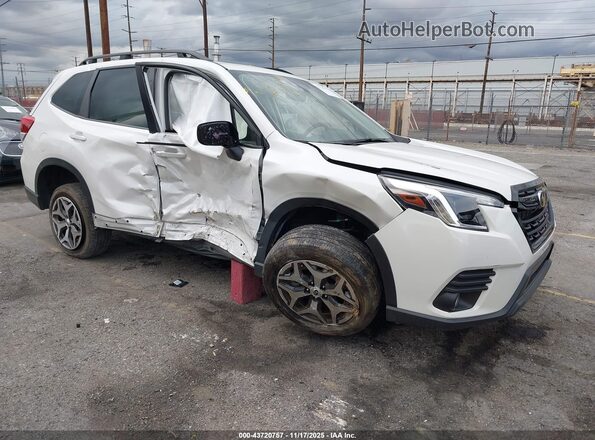 JF2SKADC3NH402277 2022 SUBARU FORESTER White Vista frontal