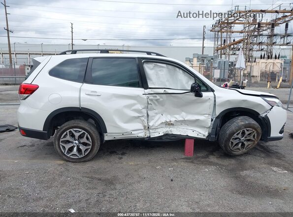 JF2SKADC3NH402277 2022 SUBARU FORESTER White Vista interior trasera
