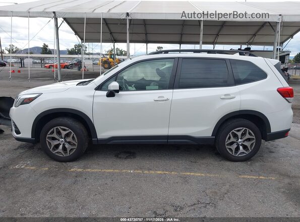 JF2SKADC3NH402277 2022 SUBARU FORESTER White Vista interior de 360 grados