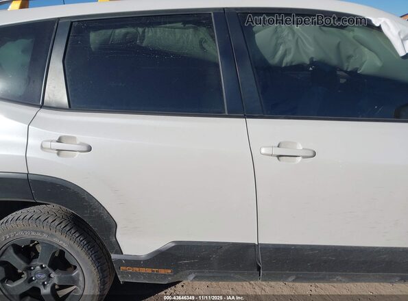 JF2SKAJC2RH450606 2024 SUBARU FORESTER White Vista interior trasera