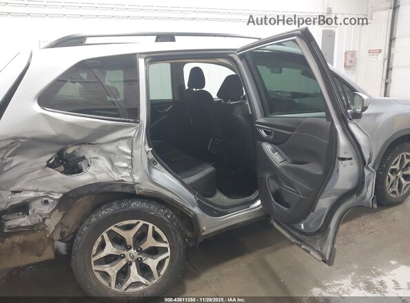 JF2SKAJC3LH438648 2020 SUBARU FORESTER Silver Widok naklejki z numerem VIN