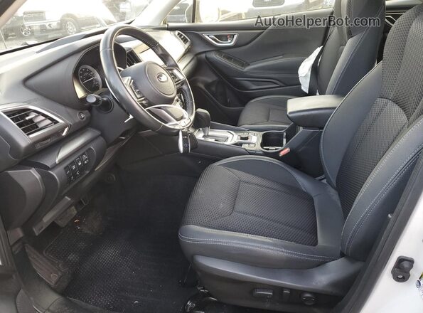 JF2SKAJC8MH463692 2021 SUBARU FORESTER White Widok wnętrza z przodu