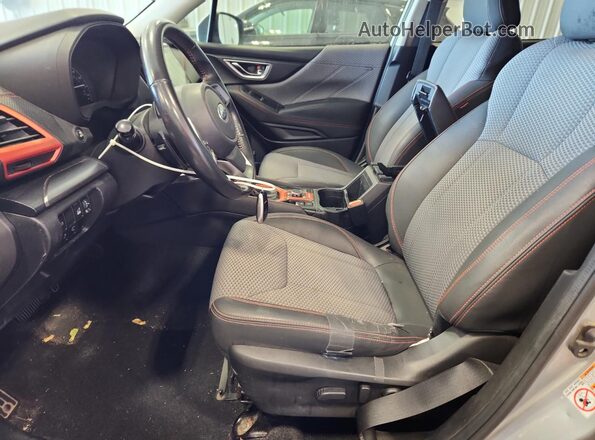 JF2SKARC6LH406149 2020 SUBARU FORESTER Silver Widok wnętrza z przodu