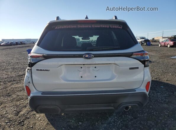 JF2SLSRD3SH404241 2025 SUBARU FORESTER White უკანა ხედი