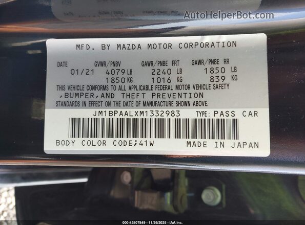 JM1BPAALXM1332983 2021 MAZDA 3 Black Vista del compartimento del motor