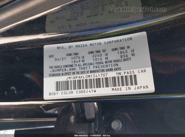 JM1BPAKL0M1341707 2021 MAZDA 3 Black Vista del compartimento del motor