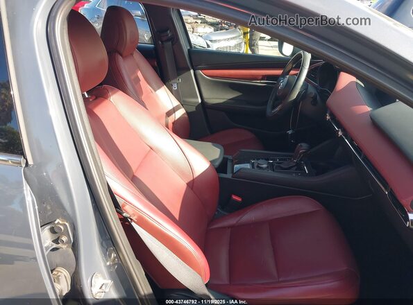 JM1BPAML1M1338442 2021 MAZDA 3 Silver Front interior view