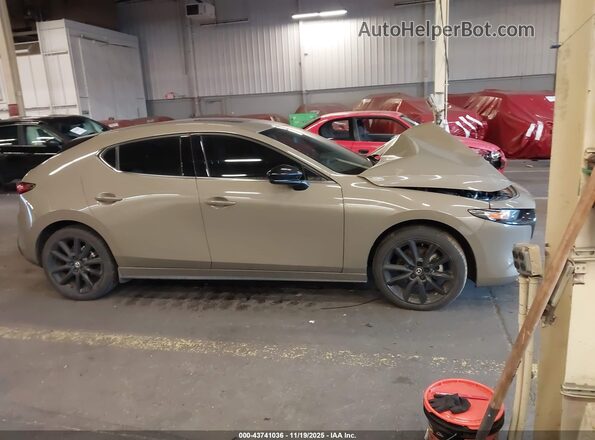 JM1BPBYY2R1700541 2024 MAZDA 3 Green Vista interior trasera