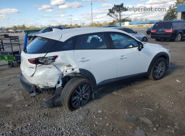 JM1DKFC73H0147710 2017 MAZDA CX-3 White 