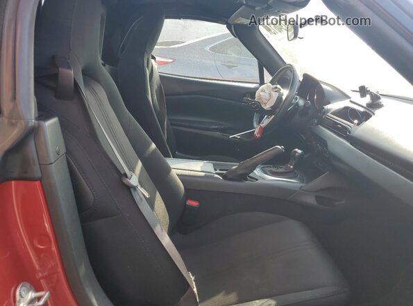 JM1NDAB70H0123223 2017 MAZDA MX-5 Red Widok tylnych siedzeń