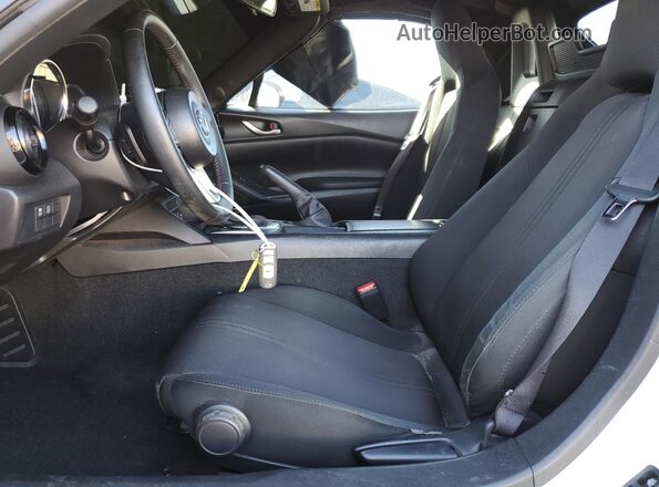 JM1NDAB79G0115801 2016 MAZDA MX-5 White Front interior view