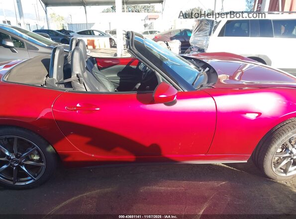 JM1NDAD71N0505379 2022 MAZDA MX-5 MIATA Red Rear interior view