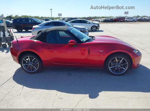 JM1NDAD74G0119154 2016 MAZDA MX-5 MIATA Red Սալոնի հետևի տեսք