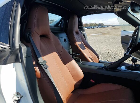 JM1NDAM78N0501023 2022 MAZDA MX-5 White Հետևի նստատեղերի տեսք