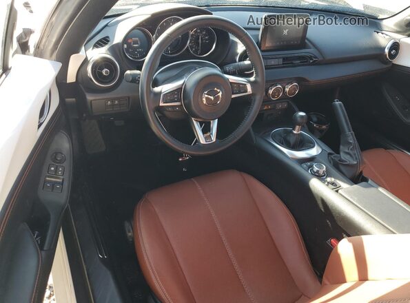 JM1NDAM78N0501023 2022 MAZDA MX-5 White Առջևի վահանակի տեսք