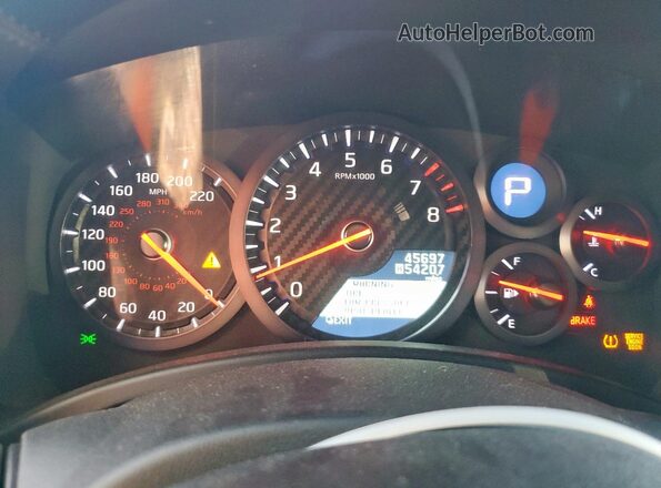 JN1AR5EF1JM710090 2018 NISSAN GT-R Белый Вид щитка приборов