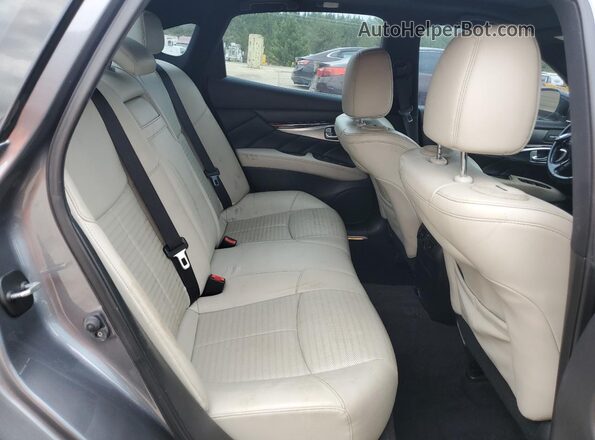 JN1BY1AP1HM740683 2017 INFINITI Q70 Silver Հետևի նստատեղերի տեսք