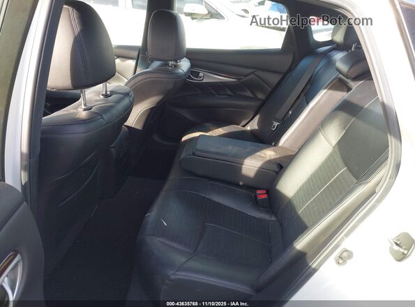 JN1BY1AP2HM741633 2017 INFINITI Q70 White Vista de la etiqueta del VIN