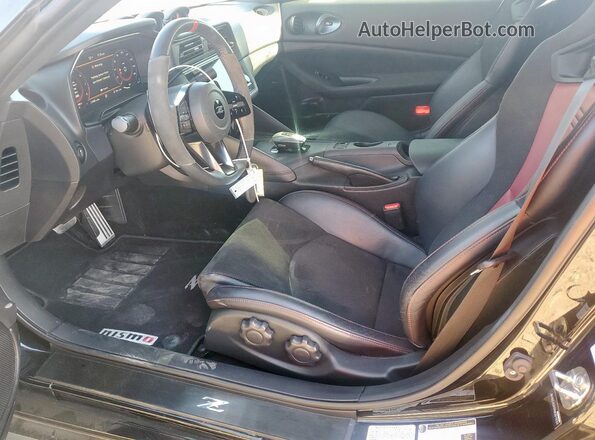 JN1BZ4CH2RM361634 2024 NISSAN Z Black Widok wnętrza z przodu