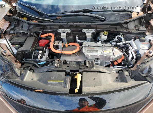 JN1DF0CD1RM730183 2024 NISSAN ARIYA Gold Vista del compartimento del motor