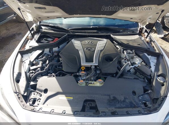 JN1EV7ARXJM435621 2018 INFINITI Q50 White Rear view