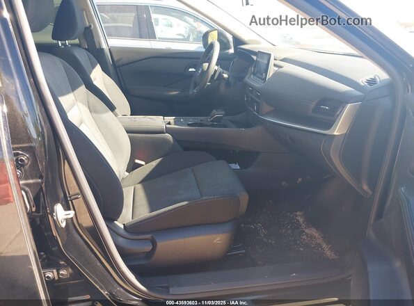 JN8BT3BA1RW000272 2024 NISSAN ROGUE Черный Вид салона спереди