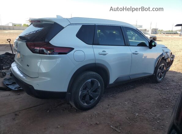 JN8BT3BAXRW362018 2024 NISSAN ROGUE White უკანა მარჯვენა