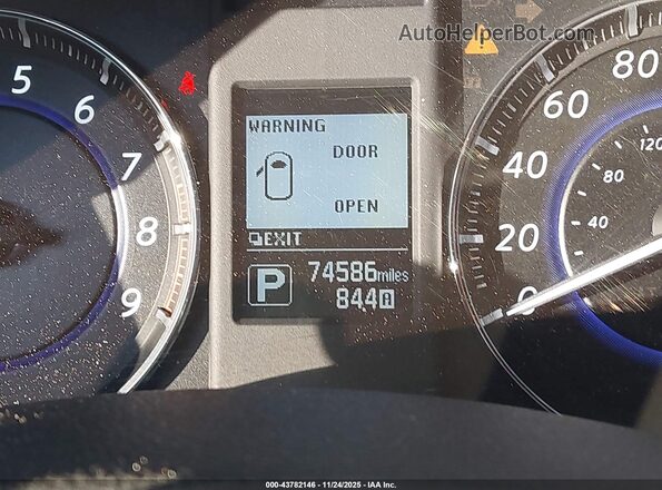 JN8CS1MW1HM412996 2017 INFINITI QX70 Silver 