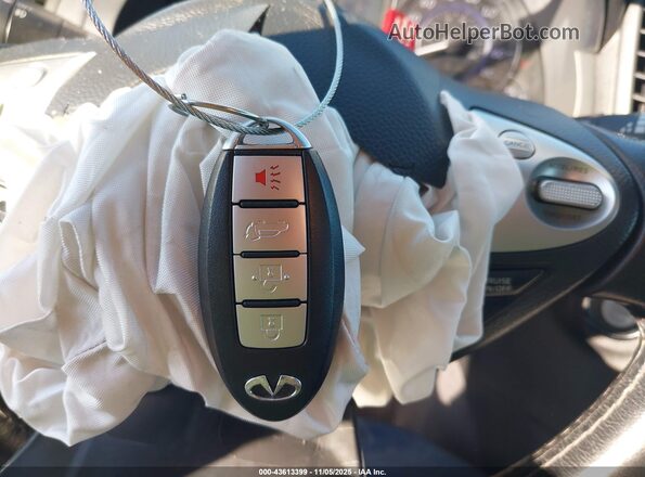 JN8CS1MW1HM413176 2017 INFINITI QX70 White Widok deski rozdzielczej