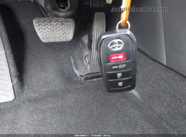 JTDAFAAF0P3001380 2023 TOYOTA CROWN Red Dashboard view