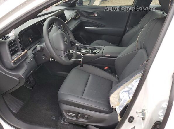 JTDAFAAF0T3015032 2026 TOYOTA CROWN White Widok wnętrza z przodu