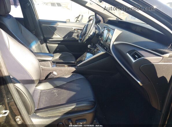 JTDBVRBD2HA001333 2017 TOYOTA MIRAI Черный Вид салона спереди