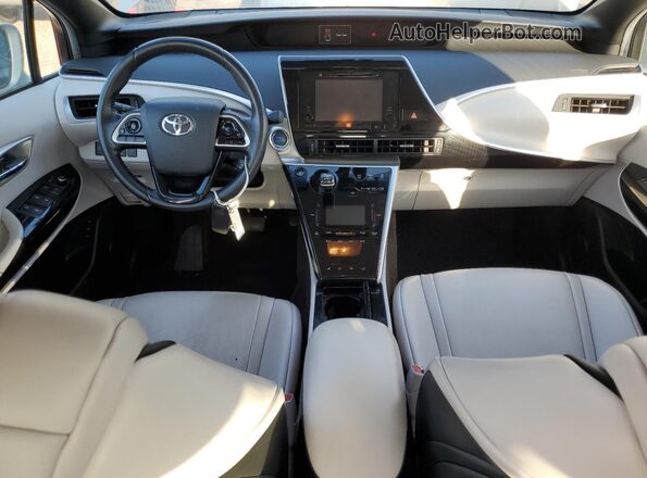 JTDBVRBD3HA002538 2017 TOYOTA MIRAI Silver Widok deski rozdzielczej