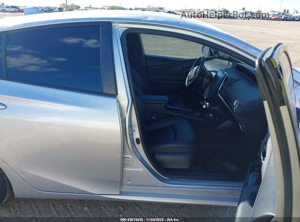 JTDKAMFP0N3211769 2022 TOYOTA LIMITED Silver Front interior view