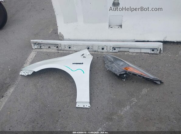 JTDKAMFUXM3129214 2021 TOYOTA PRIUS White Սարքավորումների վահանակի տեսք