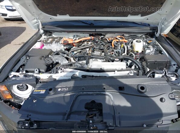 JTEABFAJ1RK018593 2024 TOYOTA LAND CRUISER White Вид ззаду