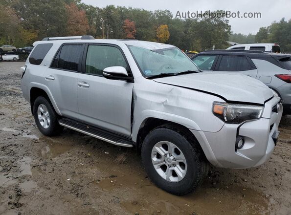 JTEBU5JR6L5796828 2020 TOYOTA 4RUNNER Silver Przód prawy