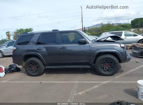 JTEEU5JR0N5265348 2022 TOYOTA 4RUNNER Серый Панорамный вид салона 360°