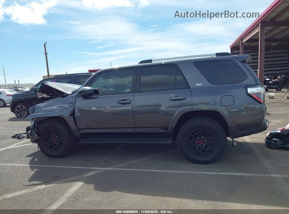 JTEEU5JR0N5265348 2022 TOYOTA 4RUNNER Серый 