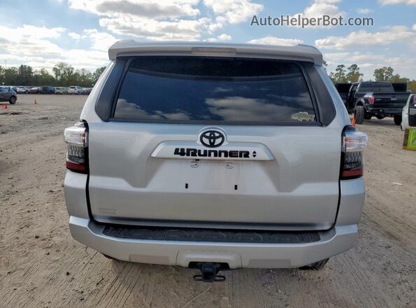 JTEEU5JR5M5249502 2021 TOYOTA 4RUNNER Silver Rear view