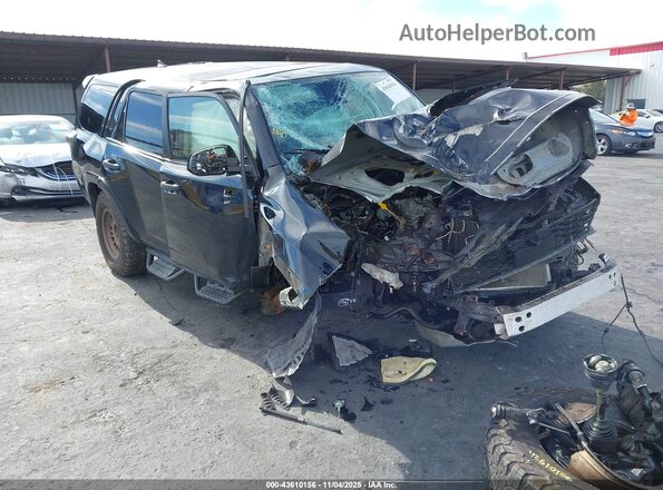 JTELU5JR5N6027657 2022 TOYOTA 4RUNNER Черный Вид спереди