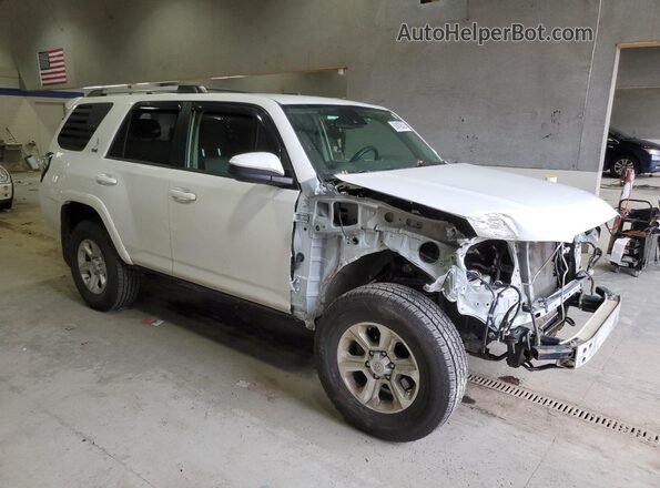 JTEMU5JR0M5842809 2021 TOYOTA 4RUNNER White Delantero derecho