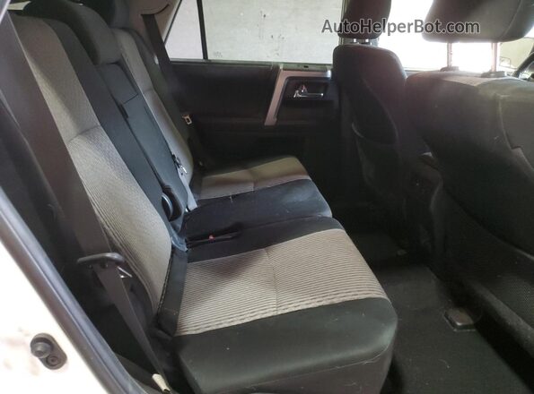 JTEMU5JR0M5842809 2021 TOYOTA 4RUNNER White Vista interior trasera