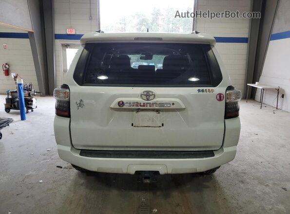 JTEMU5JR0M5842809 2021 TOYOTA 4RUNNER White Vista trasera