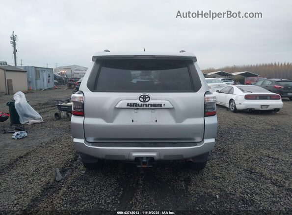 JTEMU5JR3N5971998 2022 TOYOTA 4RUNNER Серебряный 