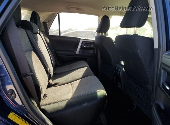JTEMU5JR7R6238529 2024 TOYOTA 4RUNNER Синий Вид задней части салона