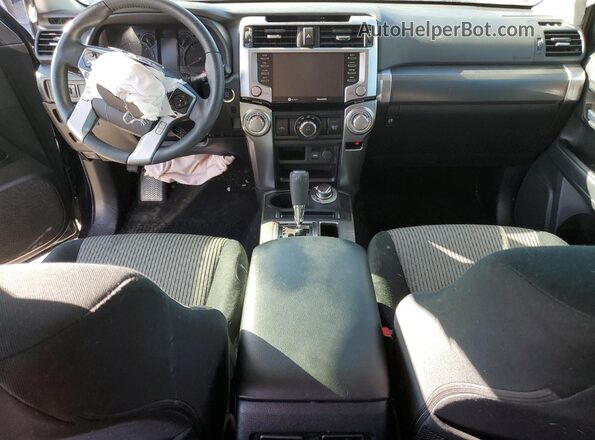JTEMU5JR7R6238529 2024 TOYOTA 4RUNNER Синий Вид панели приборов
