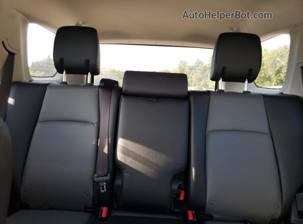 JTENU5JR7R6290294 2024 TOYOTA 4RUNNER Серебряный Вид задних сидений