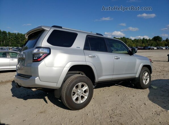 JTENU5JR7R6290294 2024 TOYOTA 4RUNNER Серебряный Задняя правая четверть