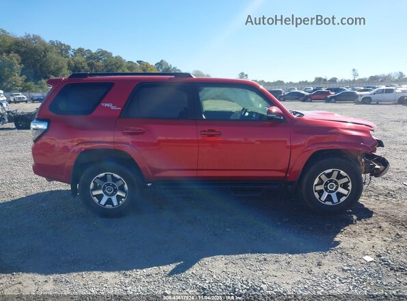 JTERU5JR4N6039549 2022 TOYOTA 4RUNNER Красный Вид задней части салона